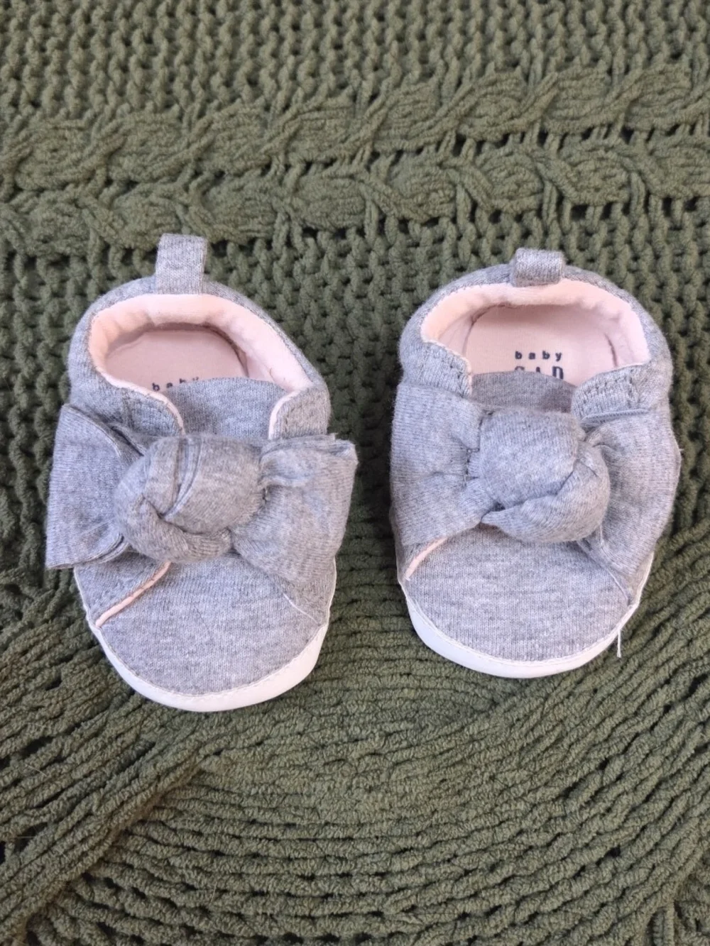 Baby Gap Slip On Infant Shoes Gray Bow Size 0-3 Months
